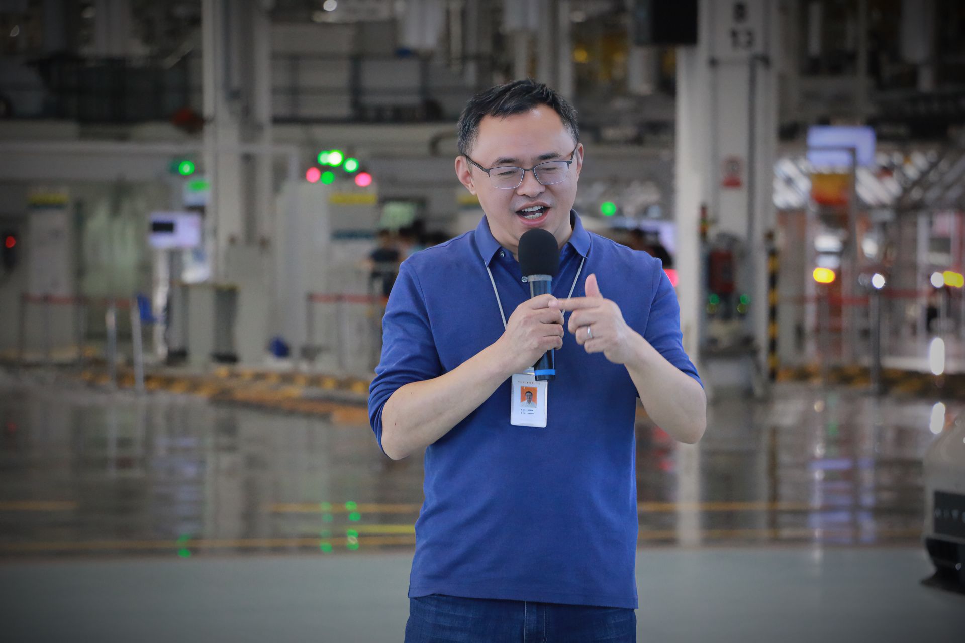 探秘智慧制造 2021級(jí)自動(dòng)化專(zhuān)業(yè)學(xué)生赴賽力斯兩江智慧工廠參觀學(xué)習(xí)與技術(shù)交流紀(jì)實(shí)